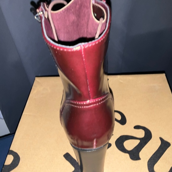 Boots - Picture 8 of 15